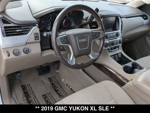 Used 2019 GMC Yukon XL SLE w/ SLE Value Package image 11