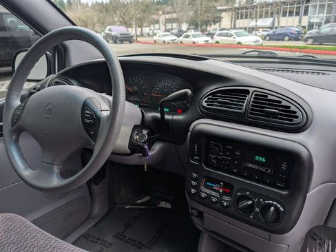 Used 1998 Dodge Grand Caravan SE AWD/4WD image 13
