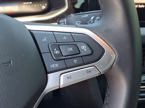 Certified 2025 Volkswagen Jetta SE FWD image 33