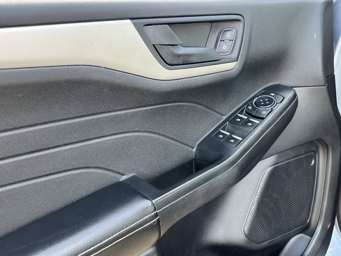 Used 2022 Ford Escape S image 15