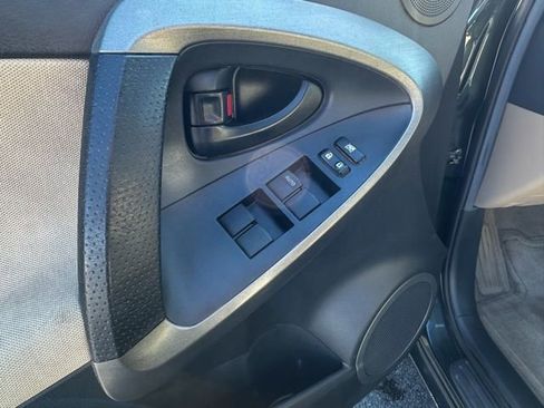 Used 2011 Toyota RAV4 4WD w/ Upgrade Value Pkg image 15