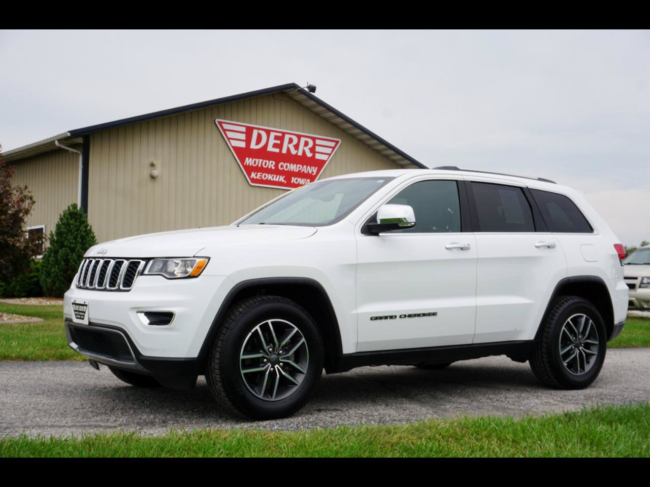 Used 2019 Jeep Grand Cherokee Limited AWD/4WD image 1