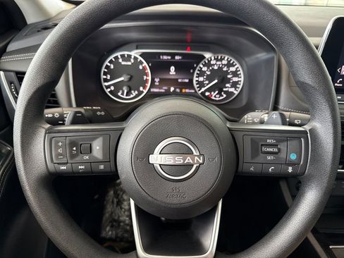 Used 2024 Nissan Rogue SV AWD/4WD image 22