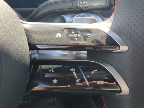 Used 2024 Mercedes-Benz EQB 300 4MATIC image 13