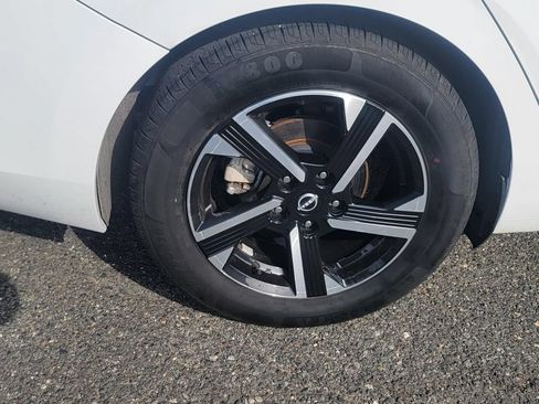 Used 2024 Nissan Sentra SV FWD image 10
