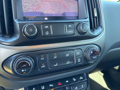 Used 2022 Chevrolet Colorado Z71 w/ Z71 Midnight Edition AWD/4WD image 26