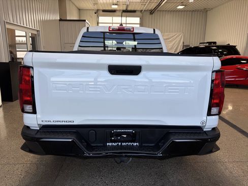 Used 2023 Chevrolet Colorado W/T image 3