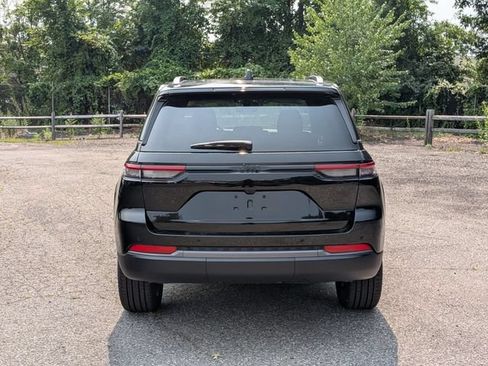 New 2026 Jeep Grand Cherokee Limited w/ Limited Altitude Package AWD/4WD image 4