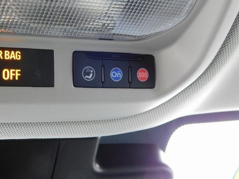 Used 2025 Chevrolet Trax LS image 34