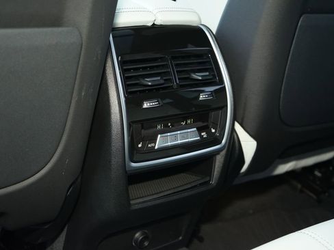 Used 2026 BMW X6 xDrive40i image 14