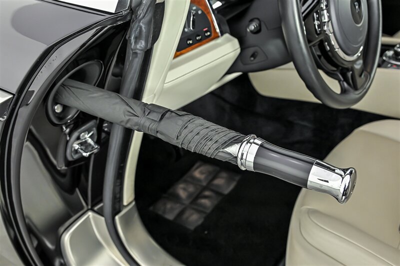 Used 2015 Rolls-Royce Wraith RWD image 17