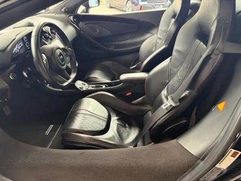 Used 2019 McLaren 570S Spider RWD image 6