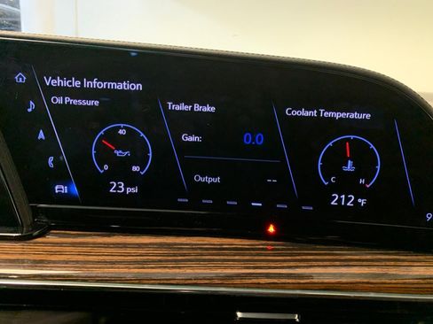 Used 2023 Cadillac Escalade Premium Luxury w/ Performance Package AWD/4WD image 57