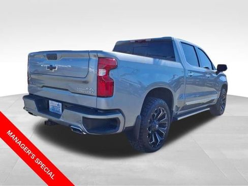 Used 2025 Chevrolet Silverado 1500 High Country w/ Technology Package AWD/4WD image 2