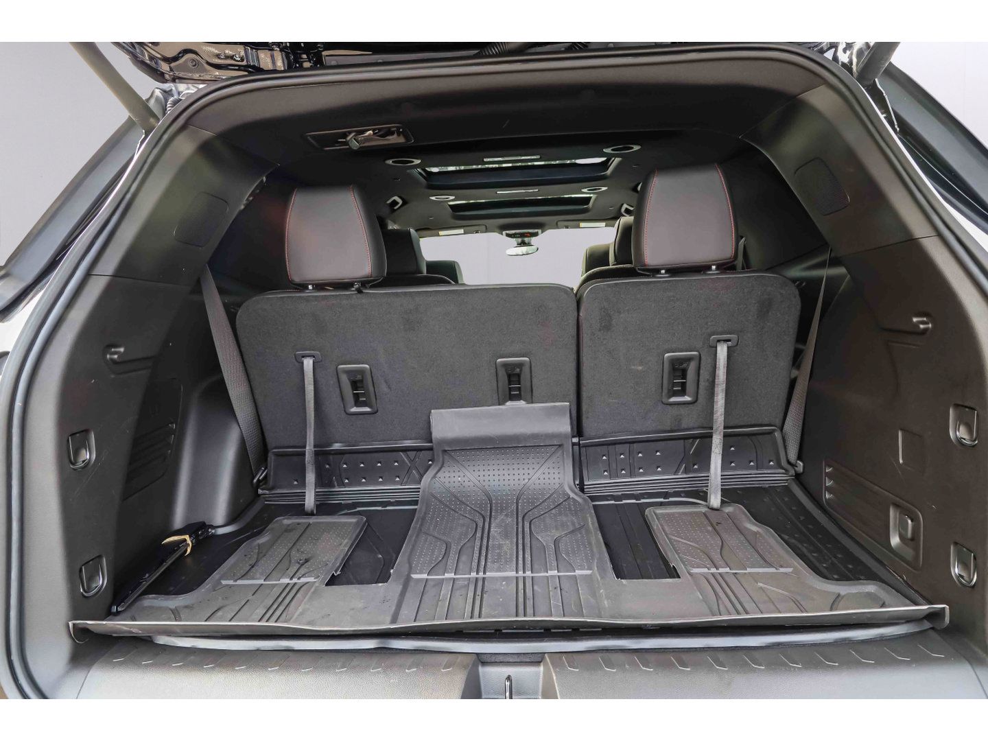 Used 2024 Chevrolet Traverse RS w/ LPO, Floor Liner Package AWD/4WD image 22