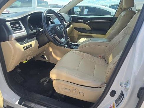 Used 2016 Toyota Highlander Limited FWD image 5