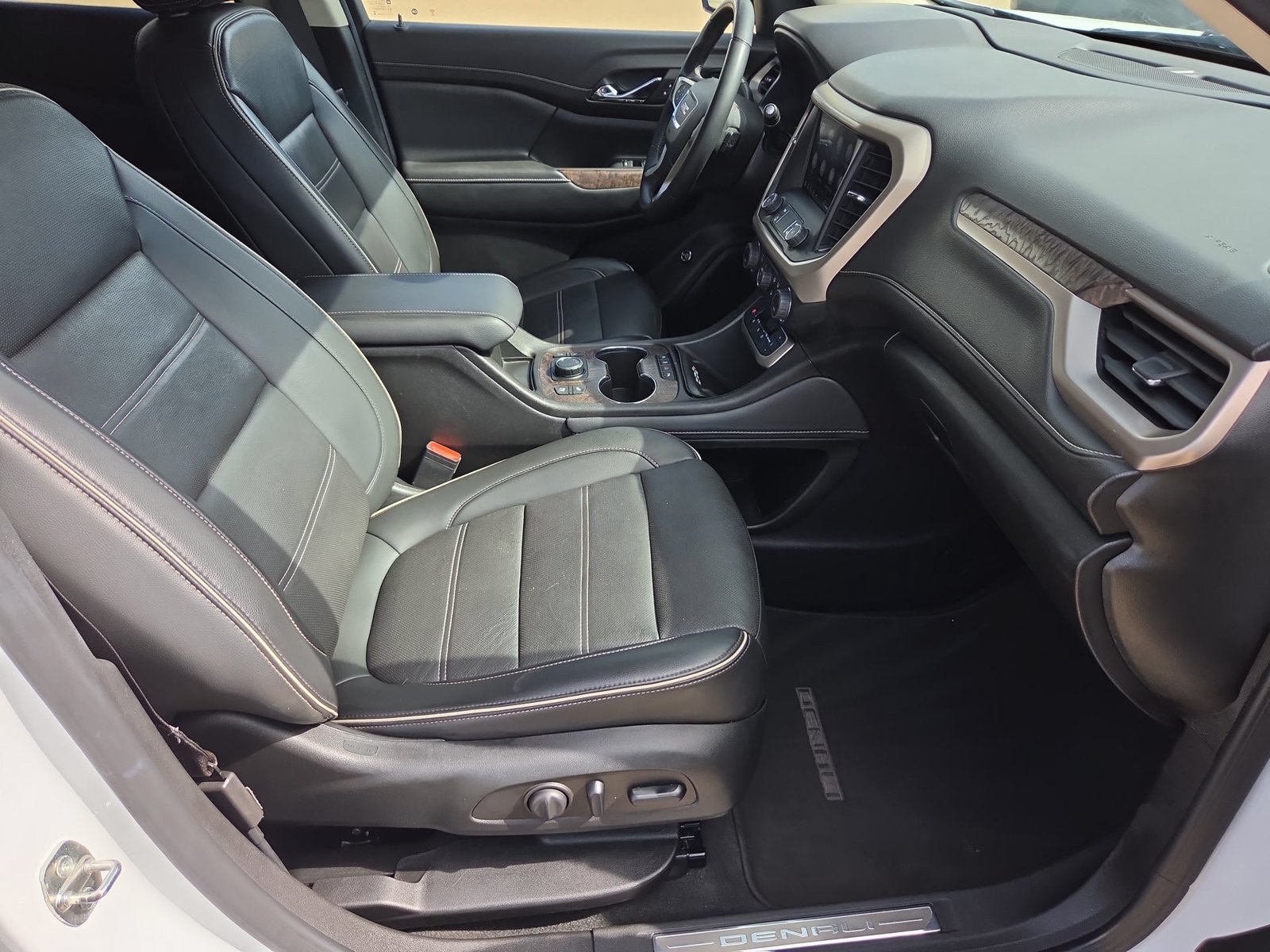 Used 2023 GMC Acadia Denali FWD image 27