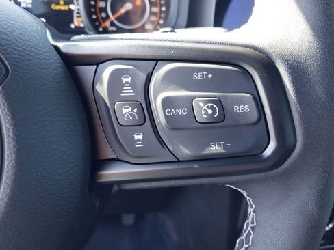 Used 2025 Jeep Wrangler Unlimited Rubicon image 12