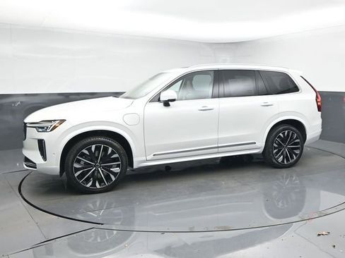 New 2026 Volvo XC90 T8 Ultra w/ Protection Package Premier AWD/4WD image 4