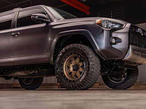 Used 2019 Toyota 4Runner TRD Off-Road Premium image 11
