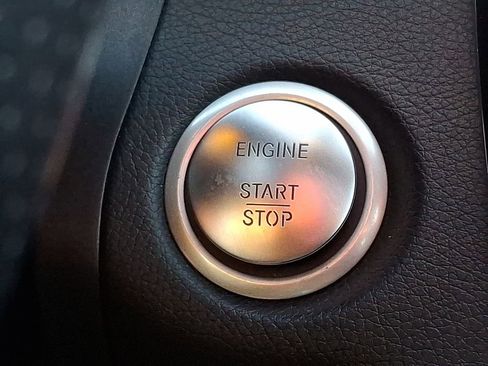 Used 2015 Mercedes-Benz C 300 4MATIC Sedan image 24