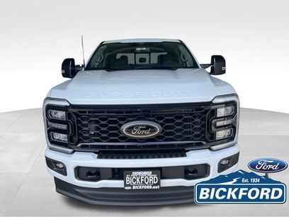 New 2026 Ford F350 Lariat w/ Black Appearance Package