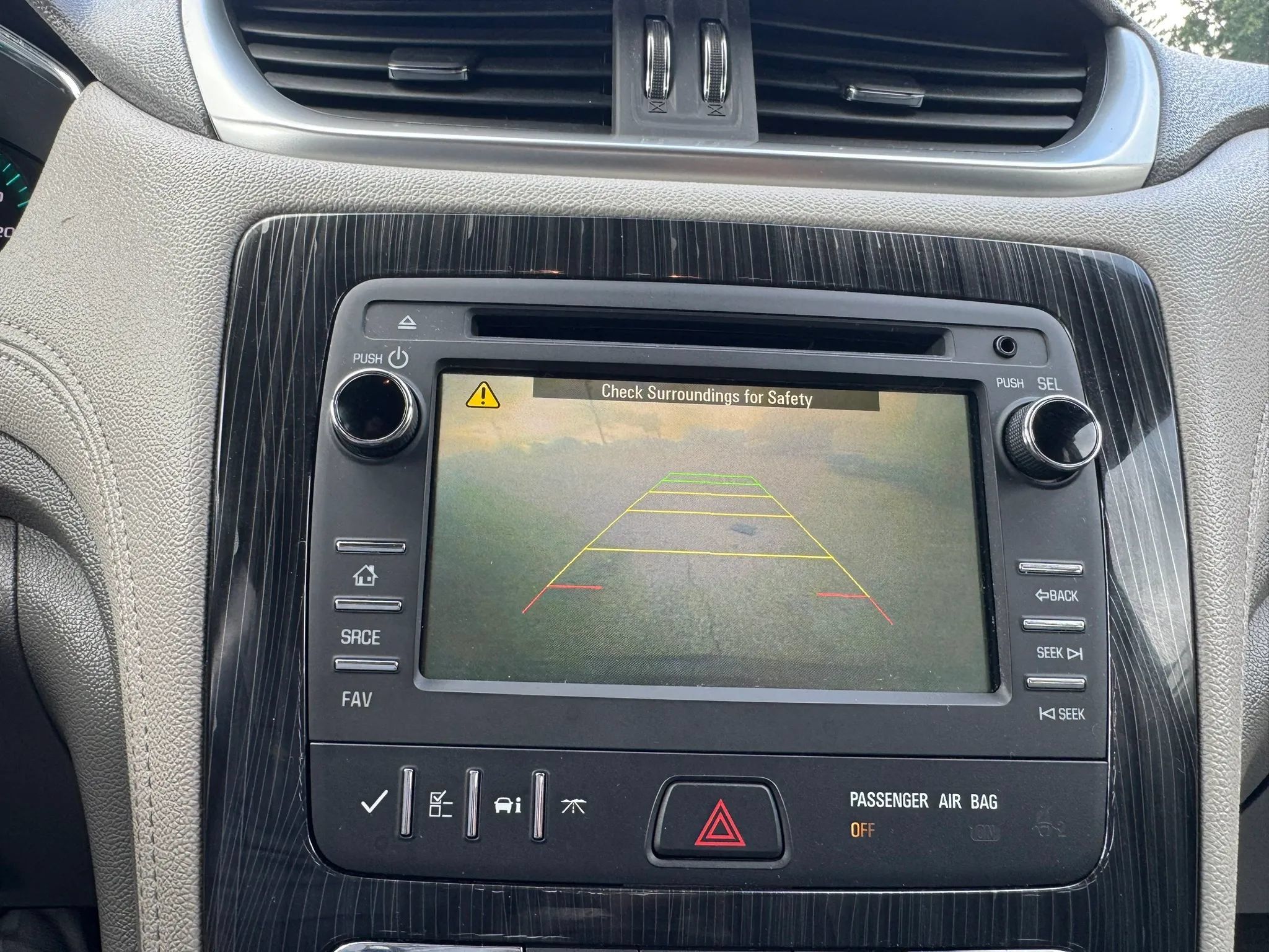 Used 2017 Chevrolet Traverse LT FWD image 20