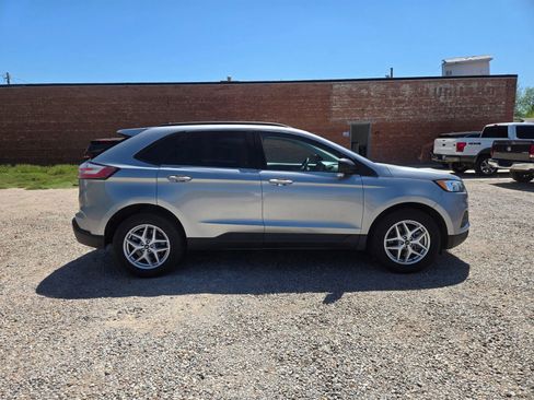 Used 2022 Ford Edge SE AWD/4WD image 6