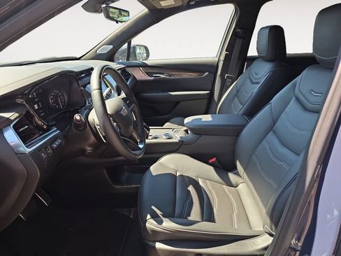 Certified 2025 Cadillac XT6 Sport w/ Platinum Package AWD/4WD image 9