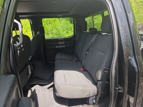 Used 2019 Ford F150 XLT w/ Equipment Group 302A Luxury AWD/4WD image 9