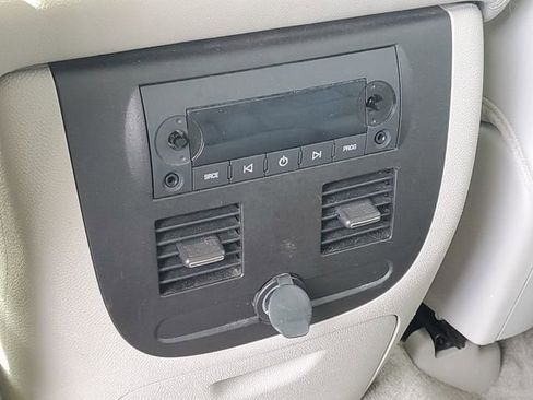 Used 2013 Chevrolet Avalanche LT image 18