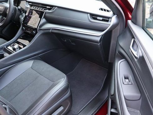 New 2025 Jeep Grand Cherokee Altitude w/ Trailer Tow Package image 43