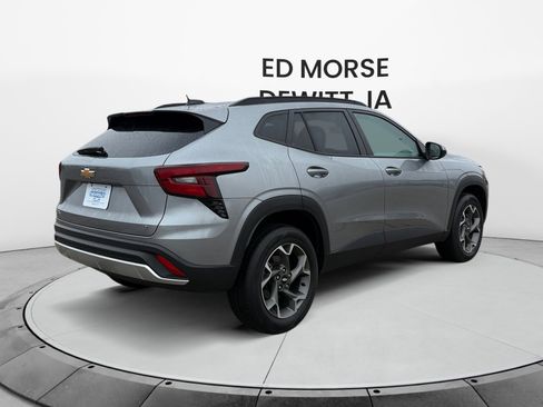 Used 2024 Chevrolet Trax LT image 5