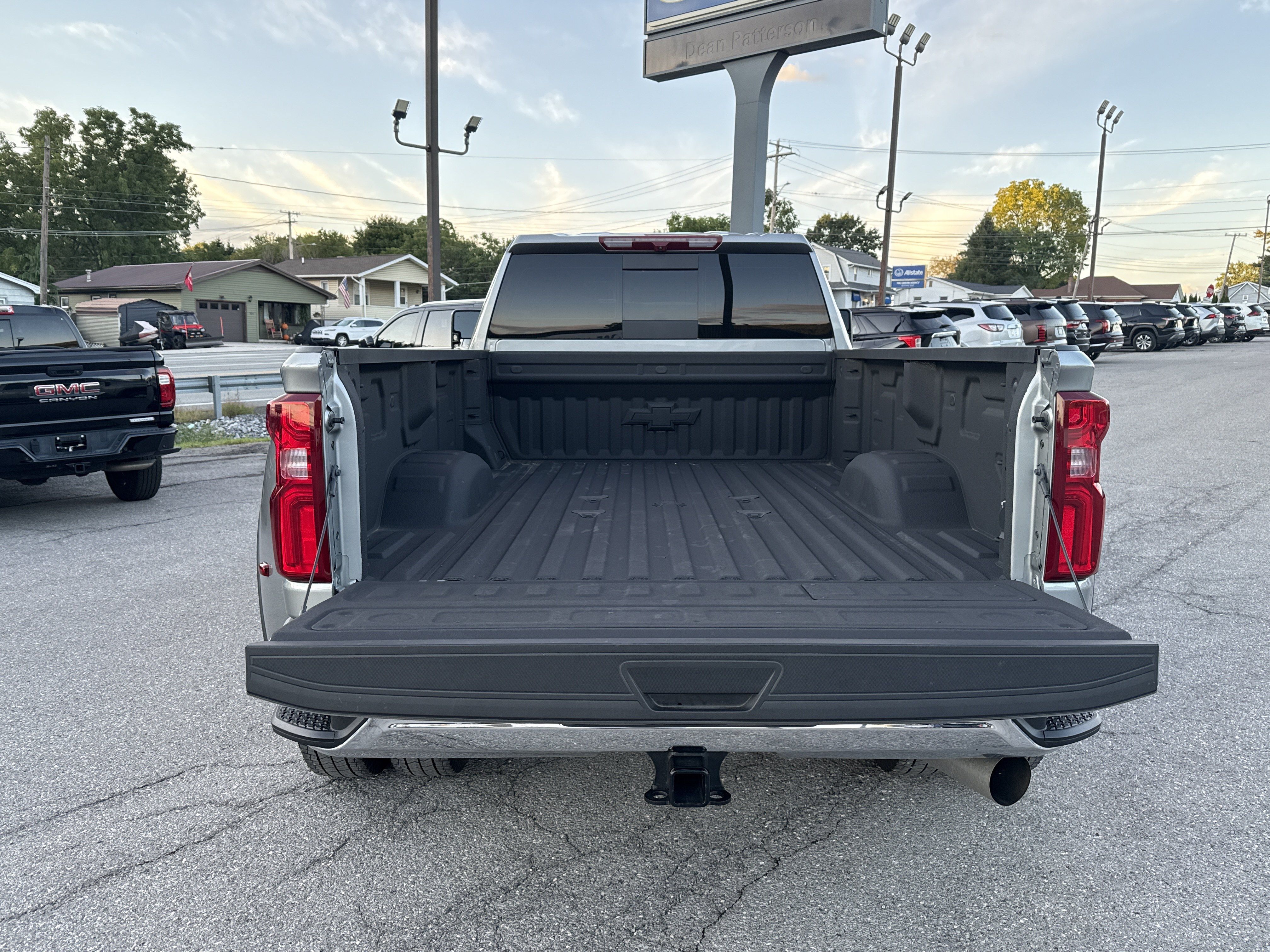 Used 2025 Chevrolet Silverado 3500 LTZ w/ LTZ Convenience Package AWD/4WD image 5