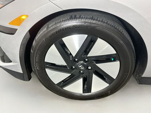 Used 2024 Hyundai Ioniq 6 SE image 11