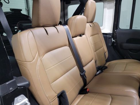 Used 2021 Jeep Wrangler Unlimited Sahara AWD/4WD image 75