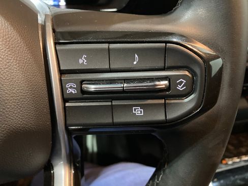 Used 2023 Chevrolet Colorado LT w/ LT Convenience Package II image 25