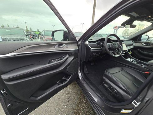 New 2025 Jeep Grand Cherokee L Limited image 22