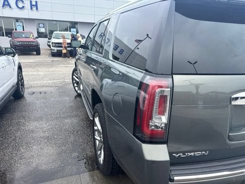 Used 2018 GMC Yukon Denali AWD/4WD image 5
