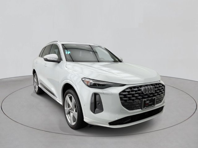 Used 2025 Audi Q5 Premium Plus AWD/4WD image 3