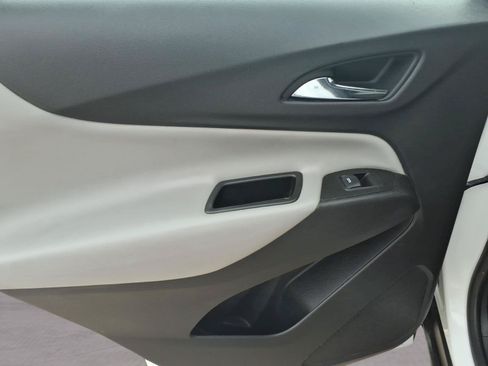 Used 2018 Chevrolet Equinox LS FWD image 11