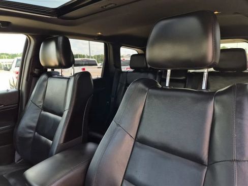 Used 2018 Jeep Grand Cherokee Limited AWD/4WD image 9