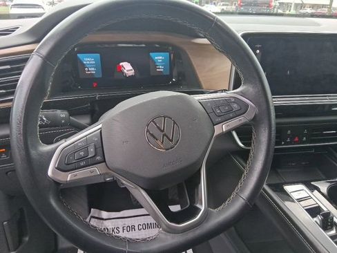 Used 2024 Volkswagen Atlas SE FWD image 20