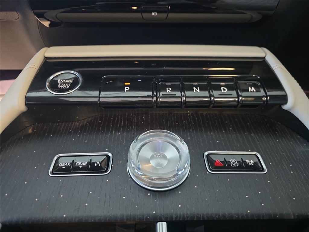 New 2027 Lincoln Navigator Black Label w/ Black Label Special Edition RWD image 19