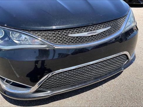 Used 2017 Chrysler Pacifica Touring Plus FWD image 5