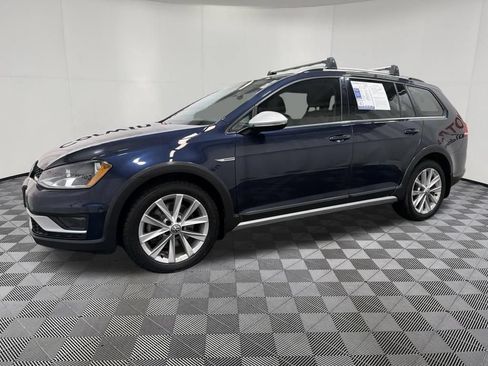 Used 2017 Volkswagen Golf Alltrack SE AWD/4WD image 4