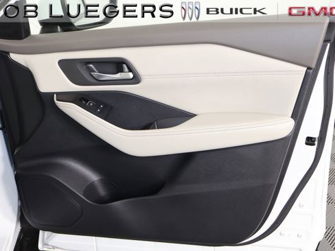 Used 2024 Nissan Rogue SL image 17