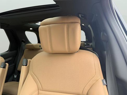 New 2026 Land Rover Discovery Limited Edition AWD/4WD image 20