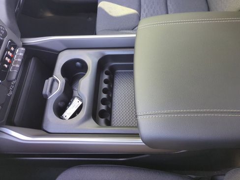 New 2026 RAM 1500 Express image 15