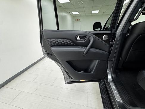 Used 2021 INFINITI QX80 Sensory w/ Cargo Package image 11